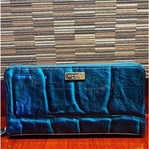 Kate Spade NEDA Knightsbridge Continental wallet in Darkest Teal. Like new.